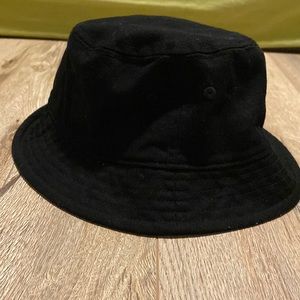 Mens bucket hat in black